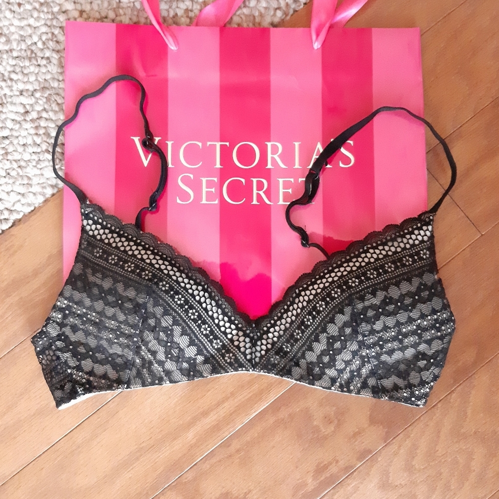 Victoria's Secret No Wire Bra size 32A - Picture 4 of 9